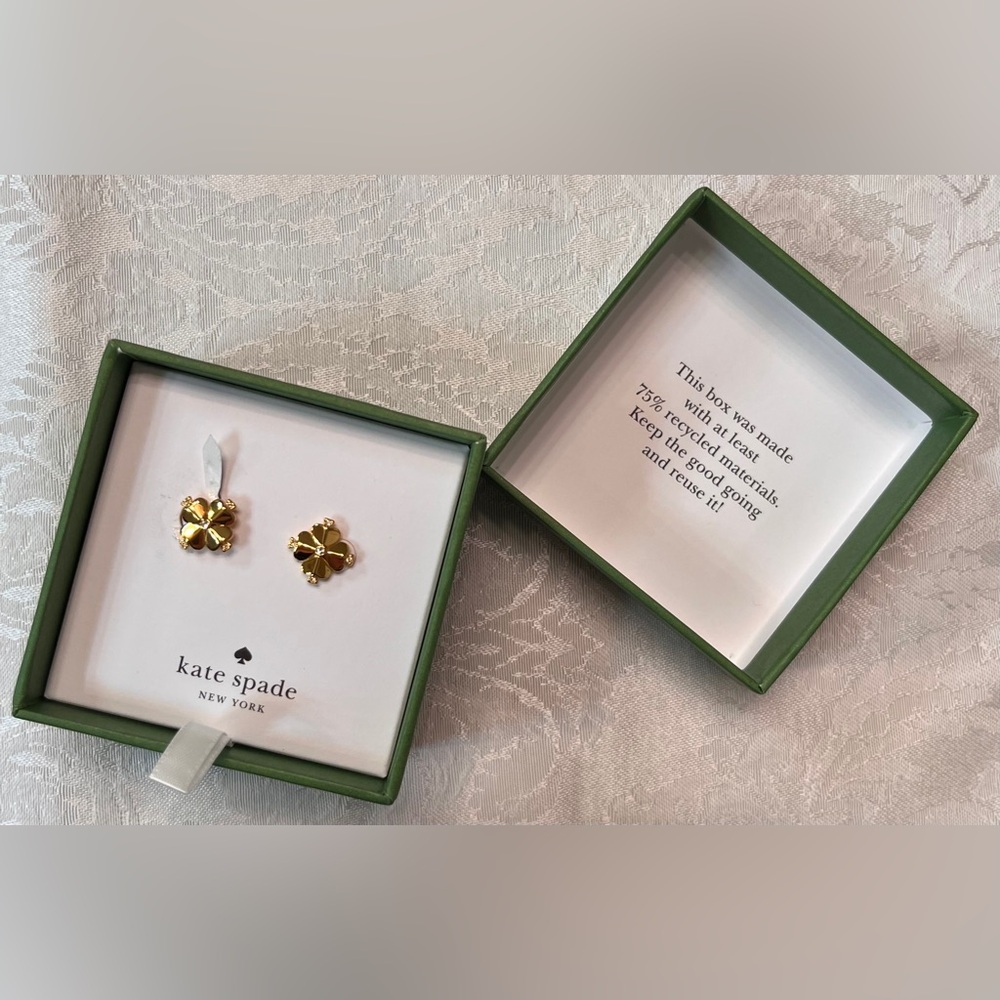 Kate Spade Gold Floral Stud Earrings Legacy Logo in Gift Box NWT - Picture 3 of 6